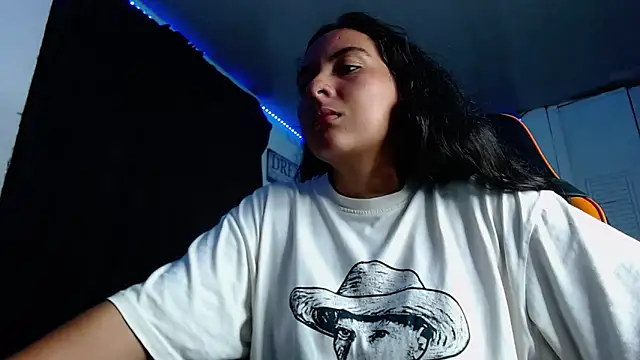 Snapshot of Adam_Hudsond chatting on 04/08/26, 12:45 Adam Hudsond online show from 04/08/26, 12:45