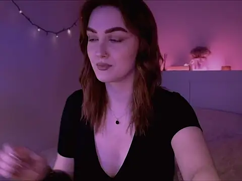 Snapshot of LilyFarey chatting on 02/12/25, 06:19 LilyFarey online show from 02/12/25, 06:19