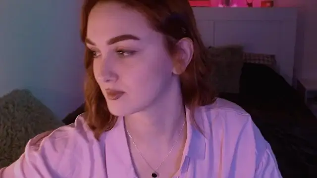 Snapshot of LilyFarey chatting on 12/26/24, 06:01 LilyFarey online show from 12/26/24, 06:01