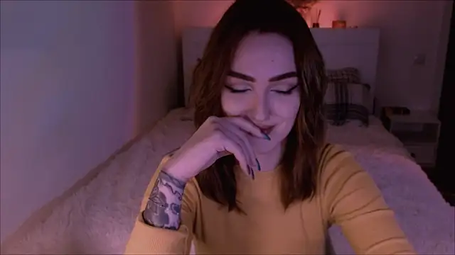 Snapshot of LilyFarey chatting on 01/15/25, 07:23 LilyFarey online show from 01/15/25, 07:23