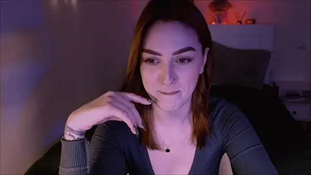 Snapshot of LilyFarey chatting on 12/25/24, 04:32 LilyFarey online show from 12/25/24, 04:32