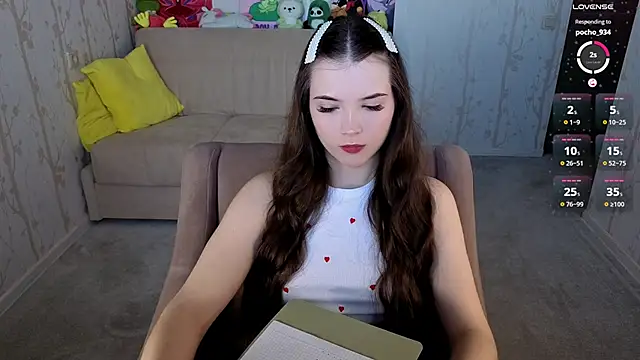 Eva Davie online show from 05/17/26, 07:52