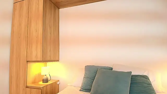 Isabella Harley online show from 09/25/25, 01:06