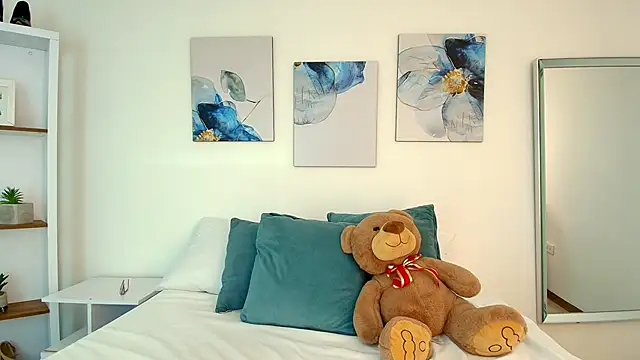 Isabella Harley online show from 03/18/26, 02:41