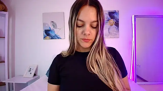 Isabella Harley online show from 06/19/26, 01:50