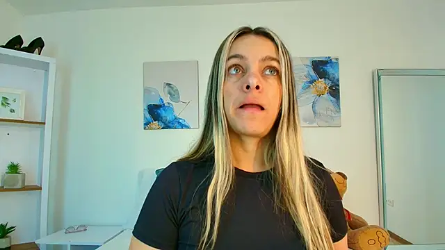 Isabella Harley online show from 02/28/26, 01:22