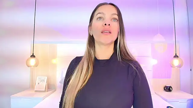 Isabella Harley online show from 11/14/25, 01:59