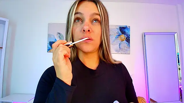 Isabella Harley online show from 04/08/26, 01:56