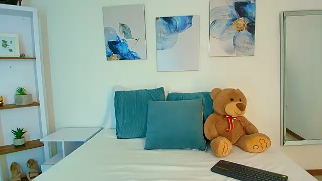 Isabella Harley online show from 03/06/26, 01:28