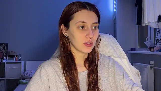 Uniarten online show from 10/28/25, 06:18