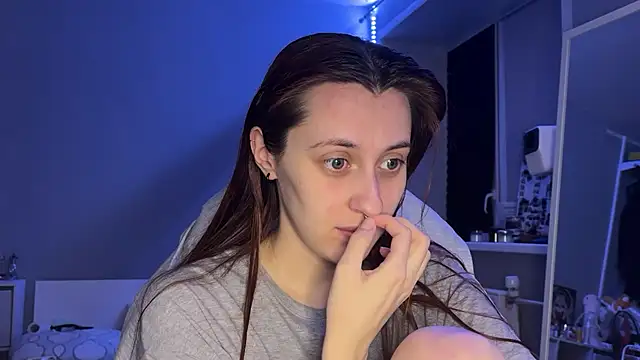 Uniarten online show from 04/11/26, 08:23