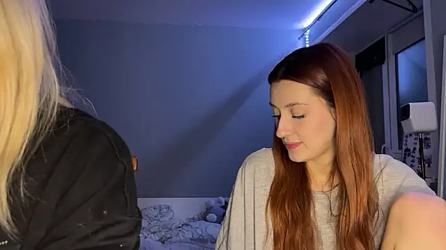 Uniarten online show from 11/12/25, 08:23