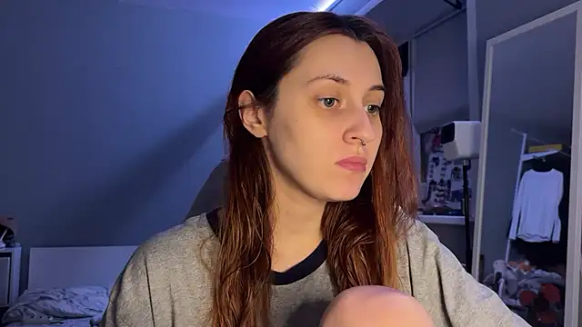 Uniarten online show from 11/22/25, 06:07