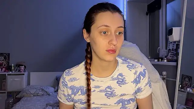 Uniarten online show from 12/13/25, 08:04