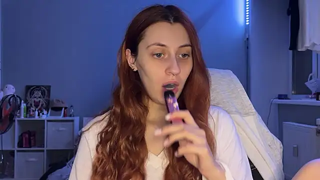 Uniarten online show from 10/30/25, 07:44