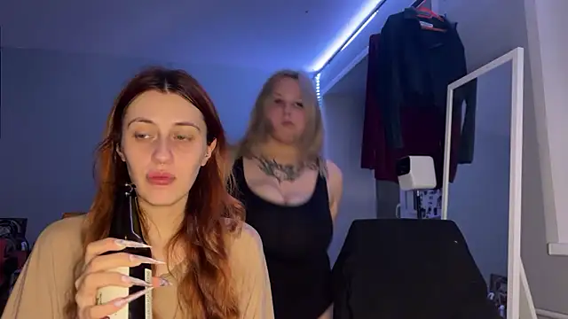 Uniarten online show from 11/09/25, 08:13