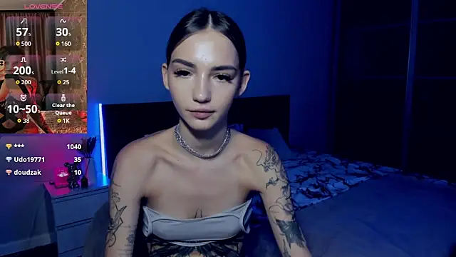 Snapshot of SophieCatty chatting on 09/22/25, 01:00 SophieCatty online show from 09/22/25, 01:00