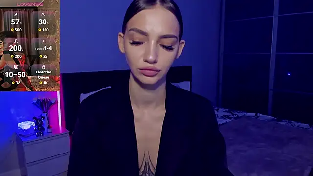 Snapshot of SophieCatty chatting on 10/14/25, 12:00 SophieCatty online show from 10/14/25, 12:00
