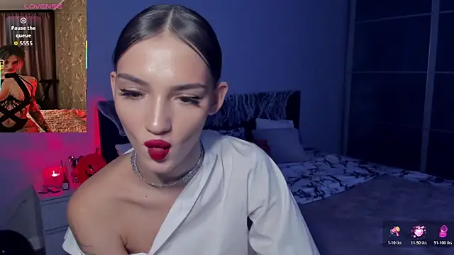 SophieCatty online show from 10/30/25, 02:14