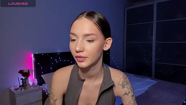 SophieCatty online show from 03/25/26, 04:23