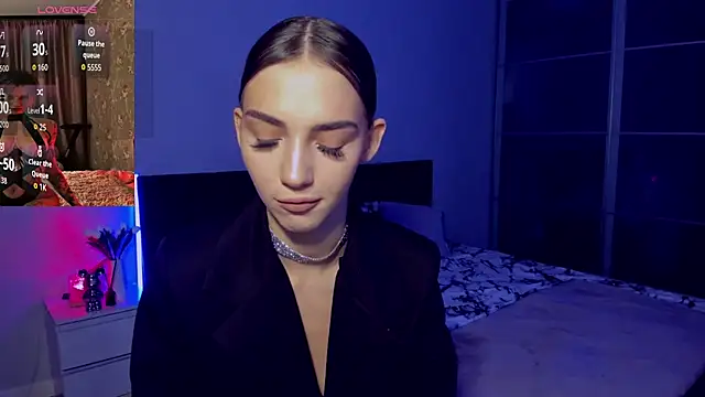 Snapshot of SophieCatty chatting on 10/03/25, 02:51 SophieCatty online show from 10/03/25, 02:51