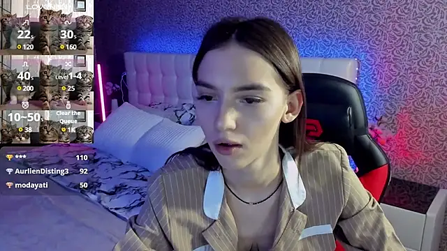 Snapshot of SophieCatty chatting on 03/07/25, 02:56 SophieCatty online show from 03/07/25, 02:56