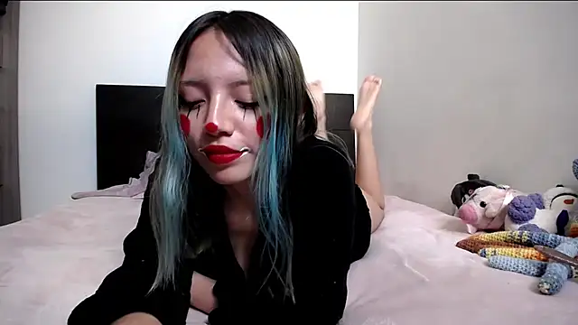 Snapshot of MARIANADIRTY chatting on 10/15/25, 02:58 MARIANADIRTY online show from 10/15/25, 02:58