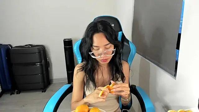 itsyourcassie online show from 12/13/25, 11:55