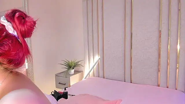 Snapshot of Saekohofman chatting on 02/02/26, 04:11 Saekohofman online show from 02/02/26, 04:11