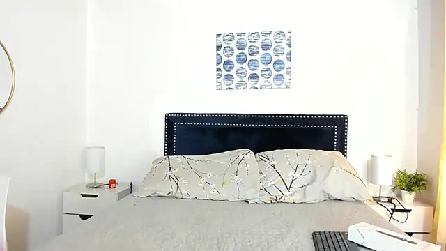 ZulyMichels online show from 10/17/25, 12:18