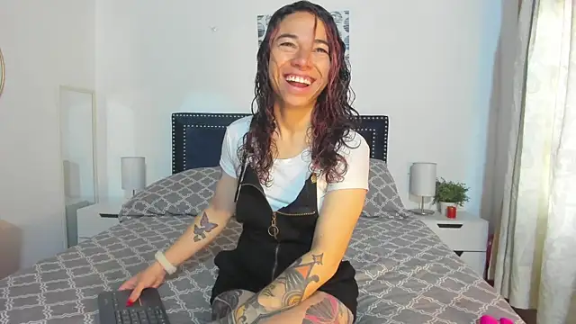 Snapshot of ZulyMichels chatting on 03/20/26, 12:17 ZulyMichels online show from 03/20/26, 12:17