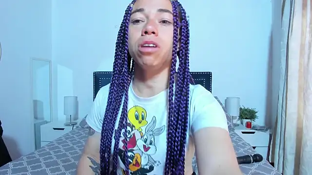 Snapshot of ZulyMichels chatting on 04/15/26, 12:32 ZulyMichels online show from 04/15/26, 12:32