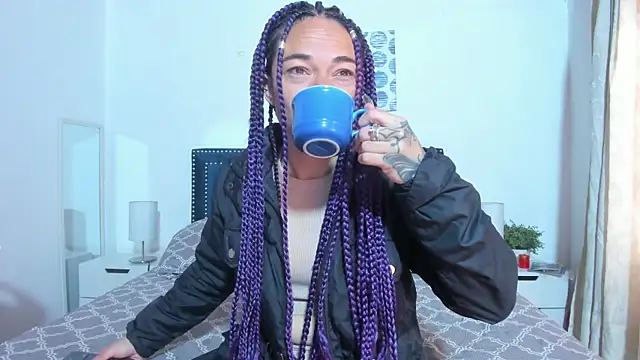 Snapshot of ZulyMichels chatting on 04/16/26, 12:28 ZulyMichels online show from 04/16/26, 12:28