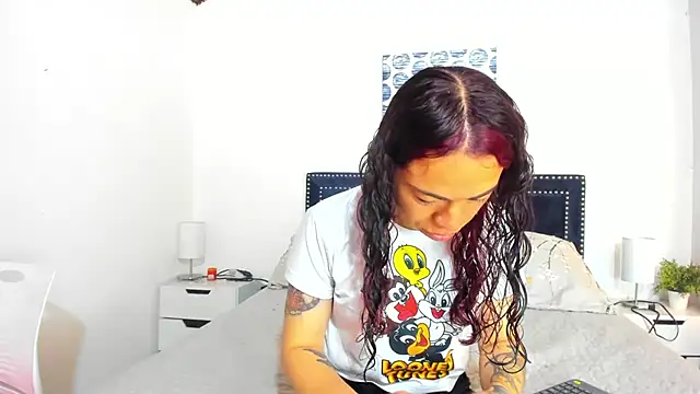 ZulyMichels online show from 10/10/25, 12:06