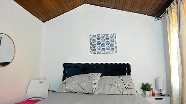 ZulyMichels online show from 11/12/25, 12:20