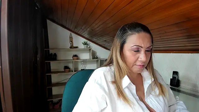 Snapshot of yayita_mature chatting on 06/29/26, 04:39 yayita mature online show from 06/29/26, 04:39