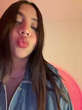 Snapshot of marcimaa chatting on 12/20/24, 01:25 marcimaa online show from 12/20/24, 01:25