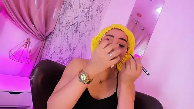 Snapshot of Alexandra_Hornny chatting on 03/05/25, 10:22 Alexandra Hornny online show from 03/05/25, 10:22