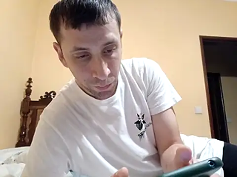 White rabbit  online show from 11/13/25, 10:41