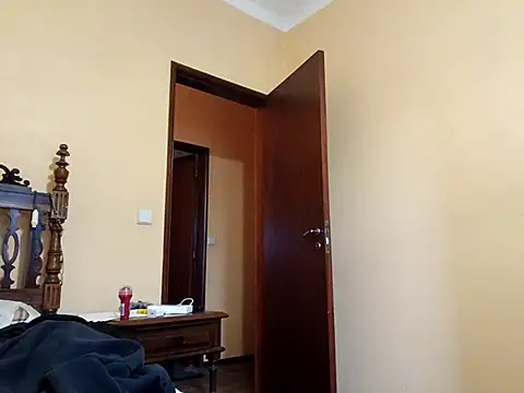 White rabbit  online show from 10/31/25, 03:08