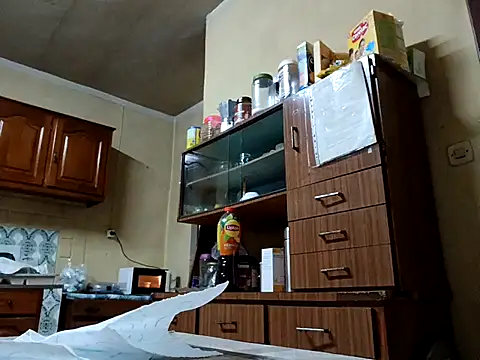 White rabbit  online show from 11/10/25, 11:43