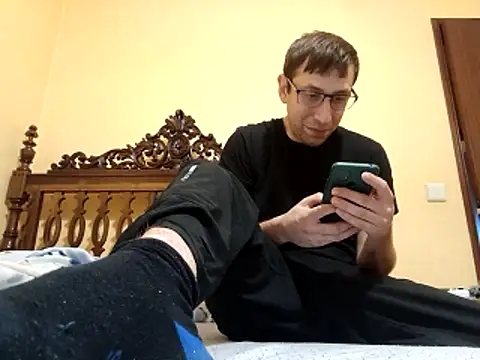 White rabbit  online show from 12/21/25, 03:25