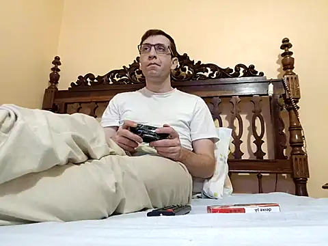 White rabbit  online show from 12/02/25, 10:33