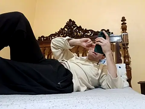 White rabbit  online show from 12/20/25, 12:13