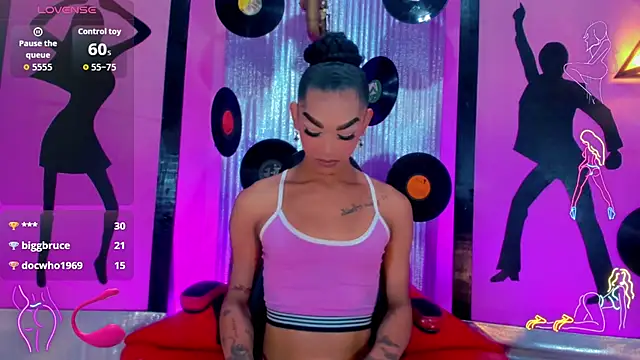 nickyminach  online show from 11/01/25, 07:30