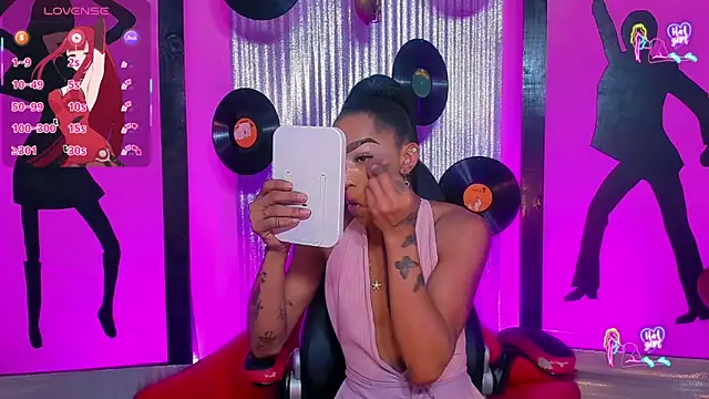 nickyminach  online show from 03/26/26, 07:45