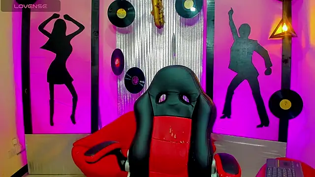 nickyminach  online show from 02/11/26, 03:06