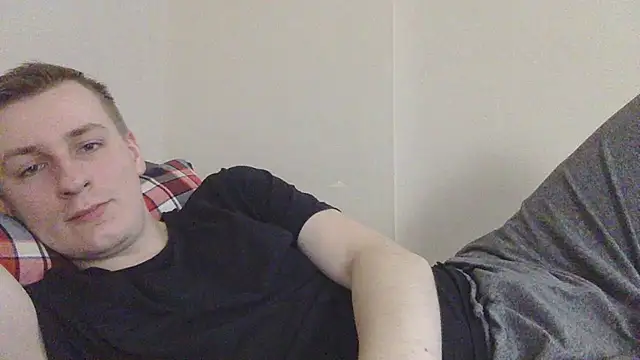 Snapshot of your_andy chatting on 11/15/25, 07:56 your andy online show from 11/15/25, 07:56