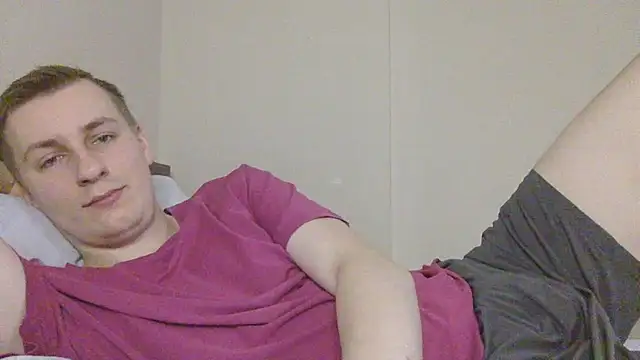 Snapshot of your_andy chatting on 11/17/25, 07:23 your andy online show from 11/17/25, 07:23