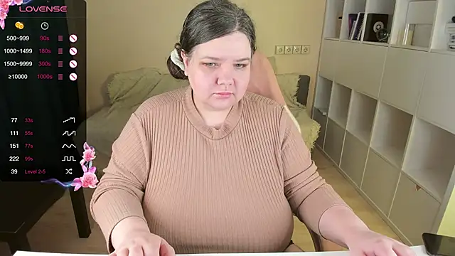 PlumPie online show from 10/12/25, 07:15